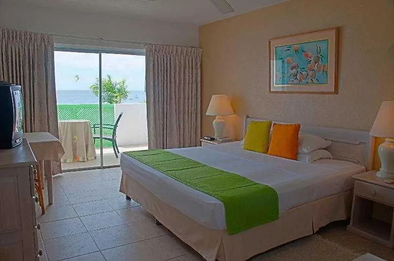 Sunswept Beach Hotel The Hole 2*,  Barbados
