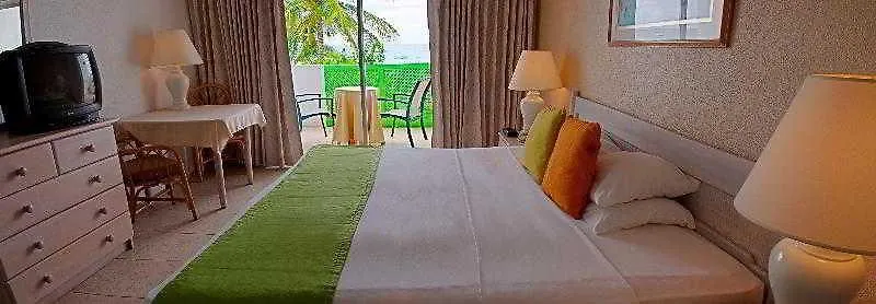 Sunswept Beach Hotel The Hole